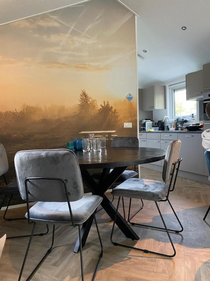 Luxe En Gezellig Chalet Aan Veluwemeer 4 Pers Hulshorst Exterior foto